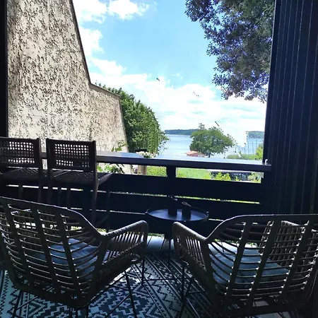 Perchee Avec Vue Imprenable Sur Le De Bed & Breakfast *